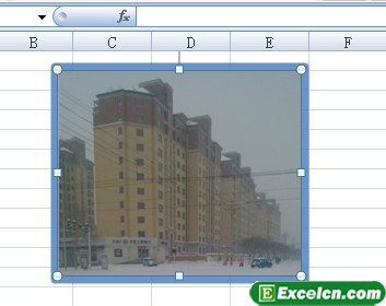 在Excel2007中给图片加边框