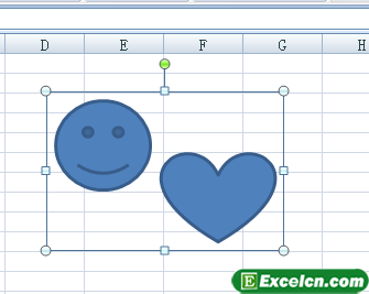 Excel中组合图形